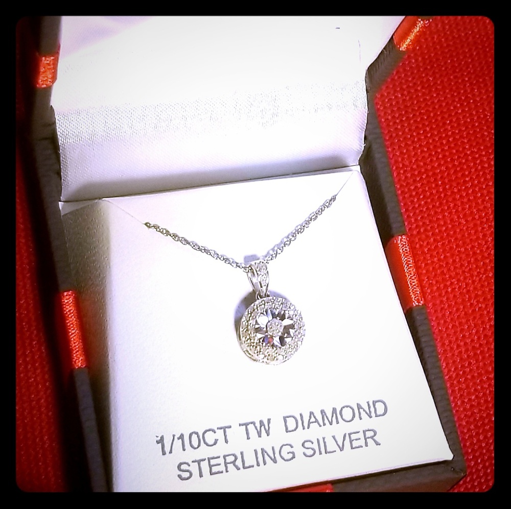 Beautiful Sterling Silver 1/10ct DIAMOND PENDANT